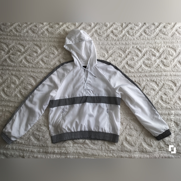 Rue 21 rain jacket running white and gray reflective size L - Picture 3 of 10